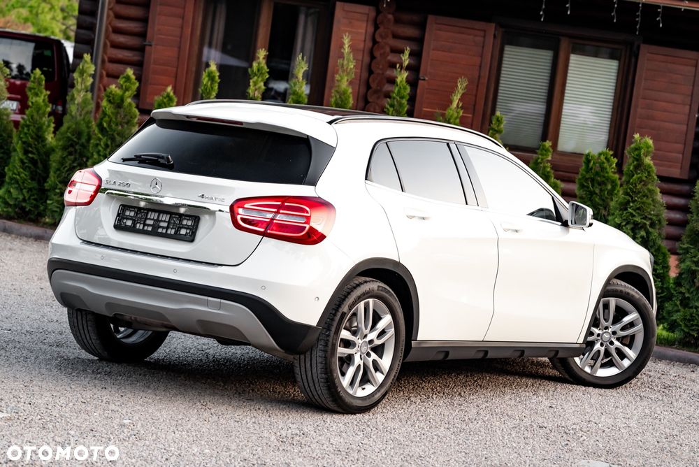 Mercedes-Benz GLA 250 4-Matic - 14