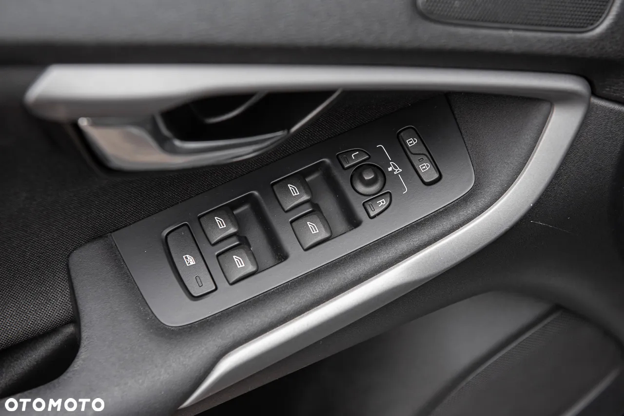 Volvo V40 - 16