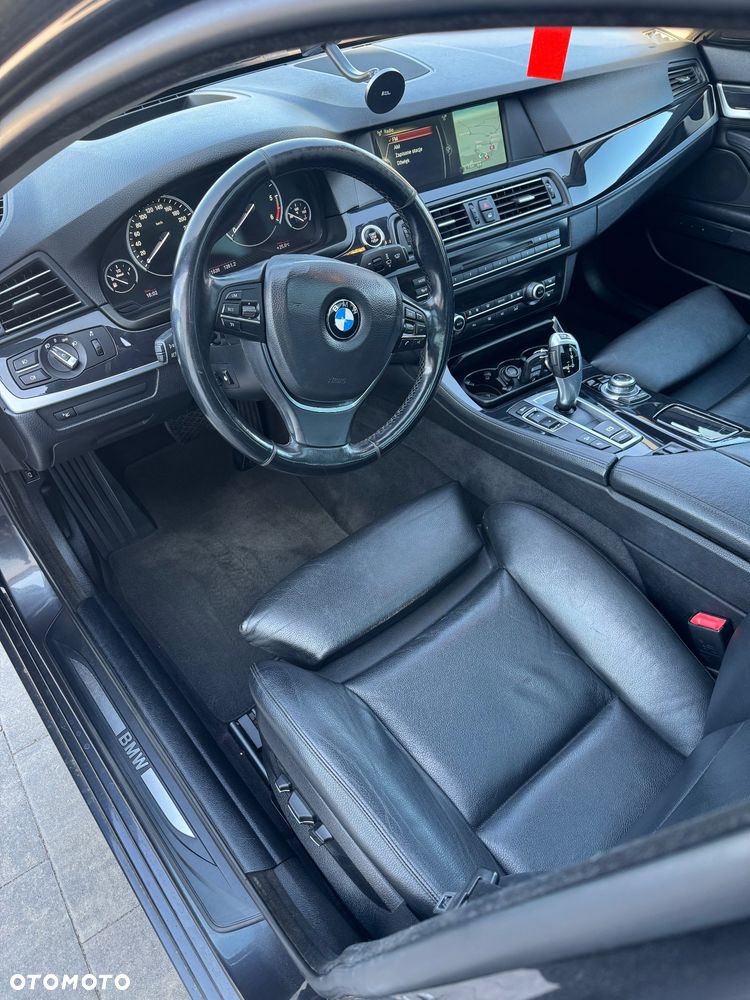 BMW Seria 5 530d xDrive - 7