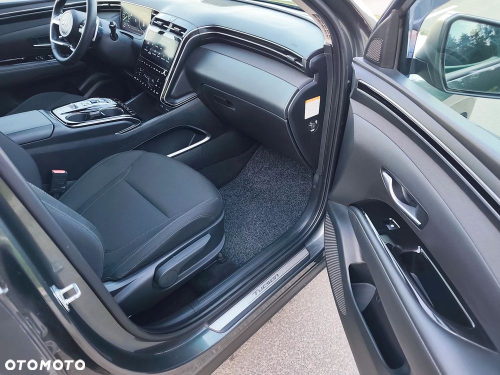 Hyundai Tucson 1.6 T-GDi HEV Executive 2WD - 28