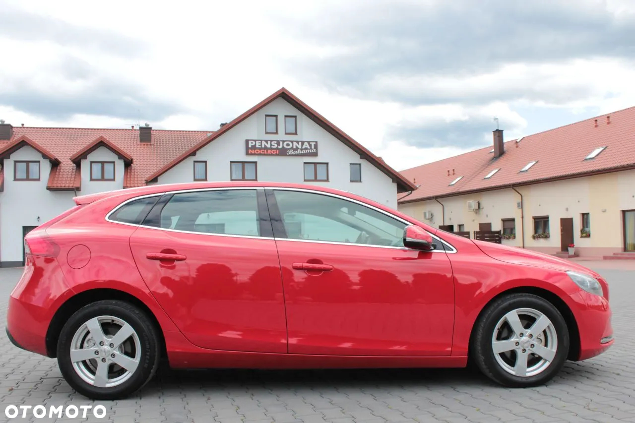 Volvo V40 D2 Momentum - 4
