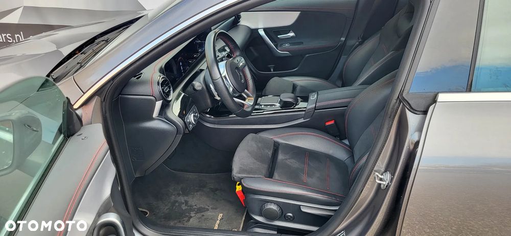 Mercedes-Benz CLA 180 d AMG Line - 16