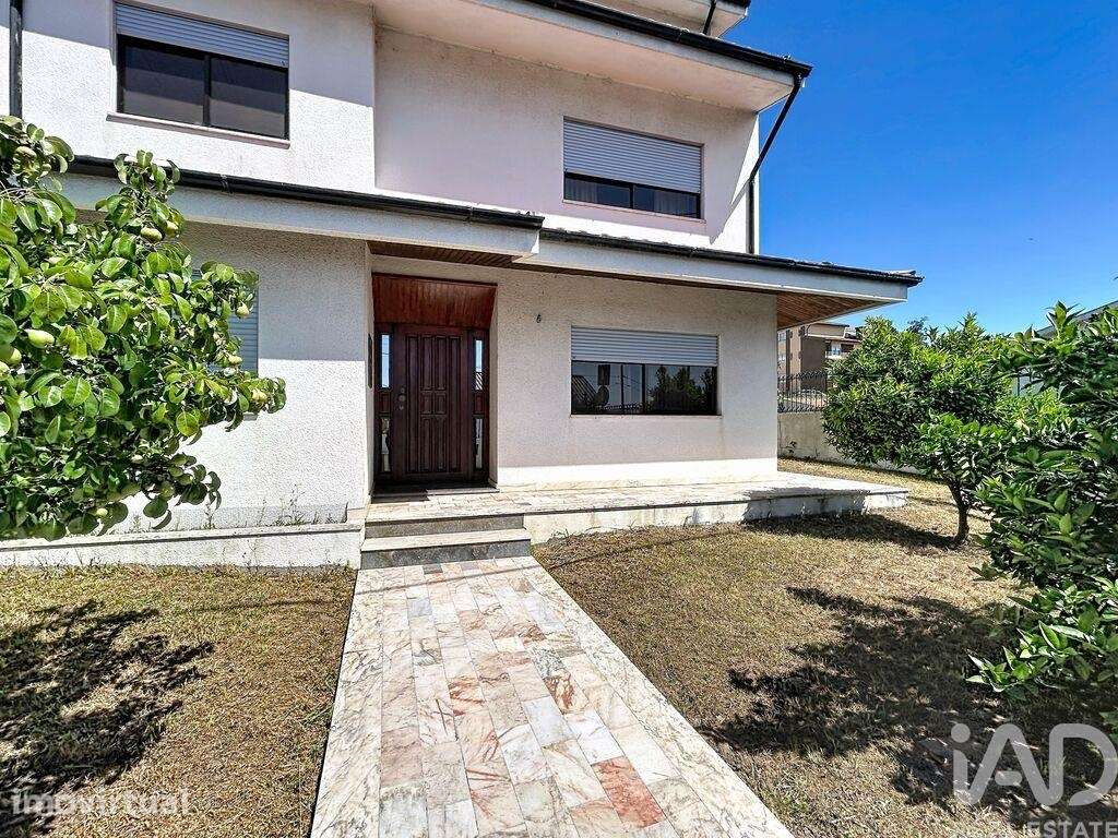 Casa / Villa T3 em Fânzeres e São Pedro da Cova de 210 m2 - Grande imagem: 3/39