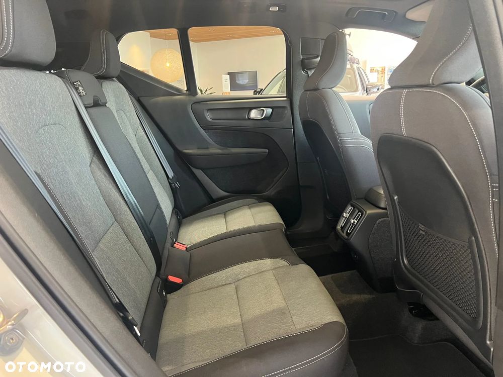 Volvo XC 40 B4 B AWD DKG Ultimate Dark - 31