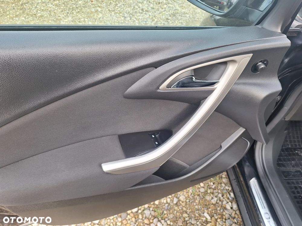 Opel Astra 1.4 ecoFLEX - 19