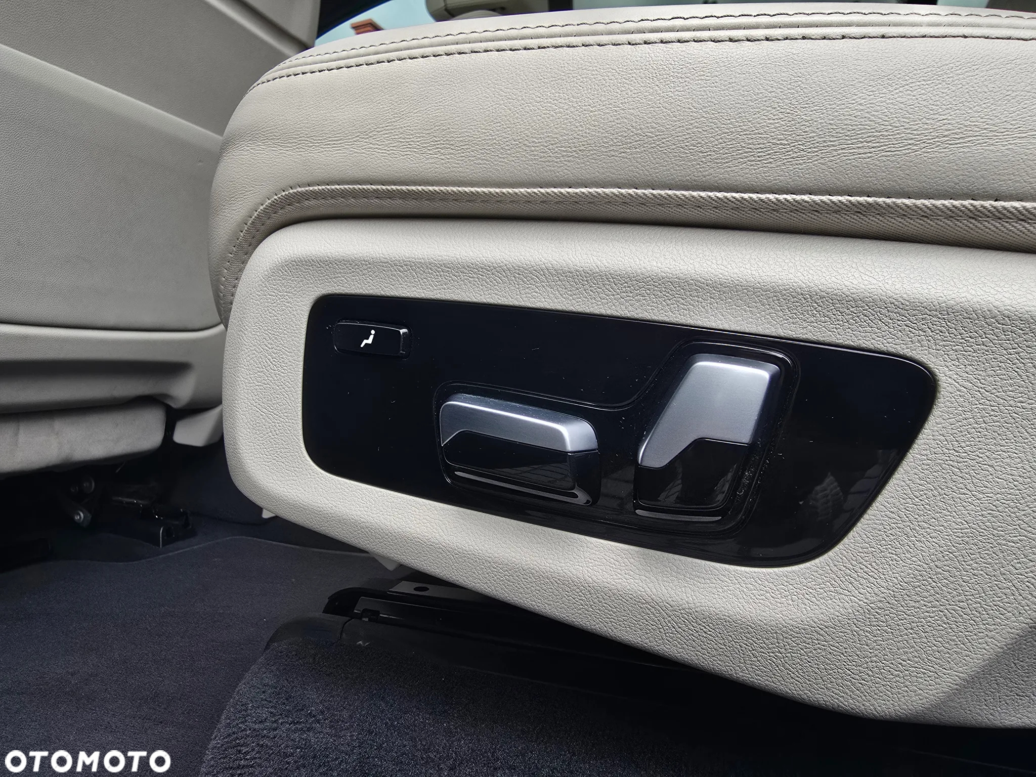 BMW X7 M50i sport - 11