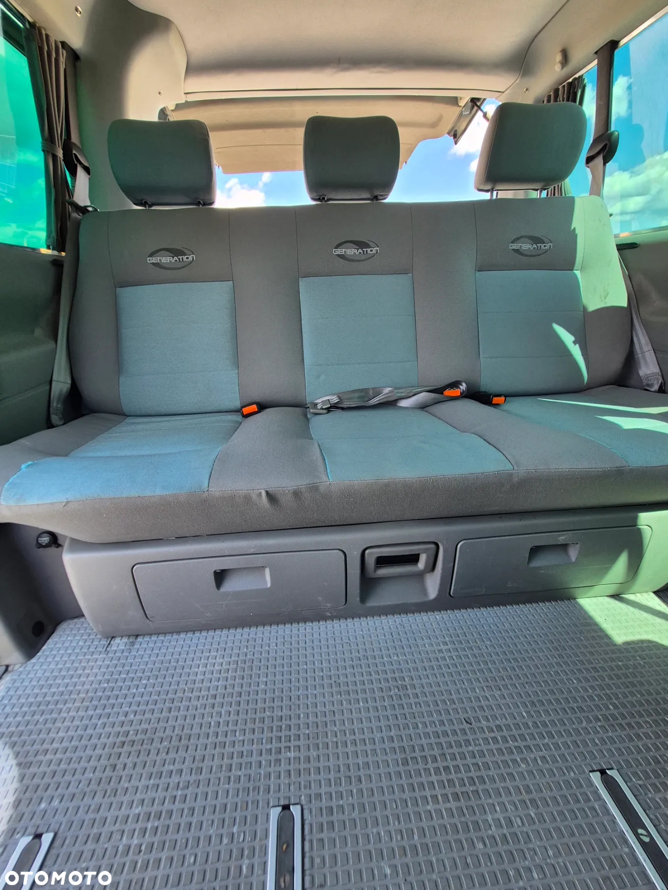 Volkswagen Multivan - 14