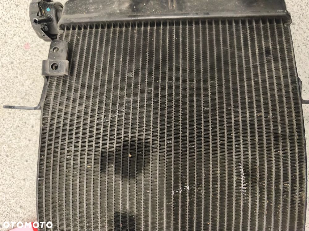 Chłodnica Triumph Street Triple 675 - 18