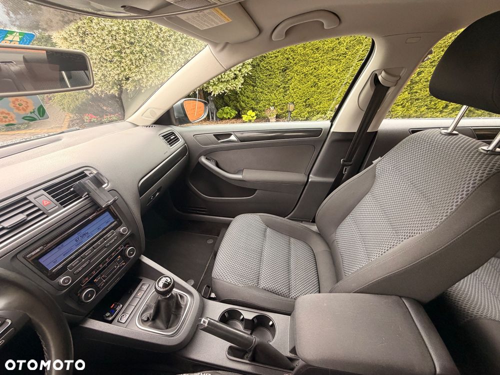 Volkswagen Jetta - 22