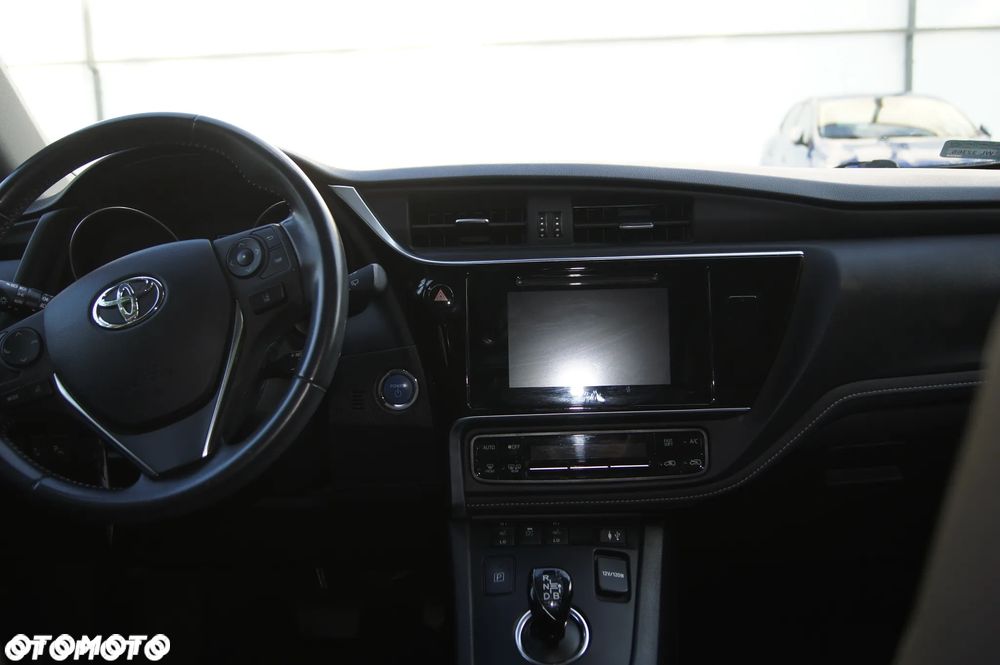 Toyota Auris Hybrid 135 Selection - 33
