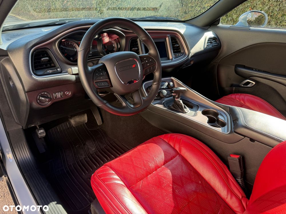 Dodge Challenger 3.6 SXT Plus - 11