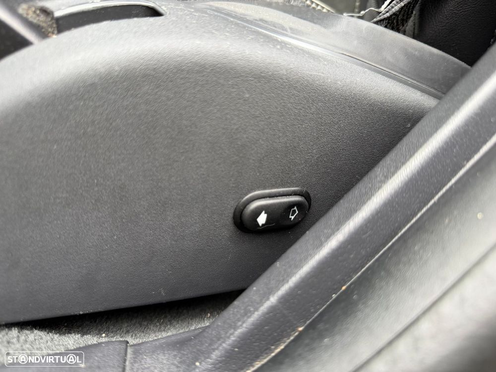 Volvo V60 2.0 D2 R-Design - 16