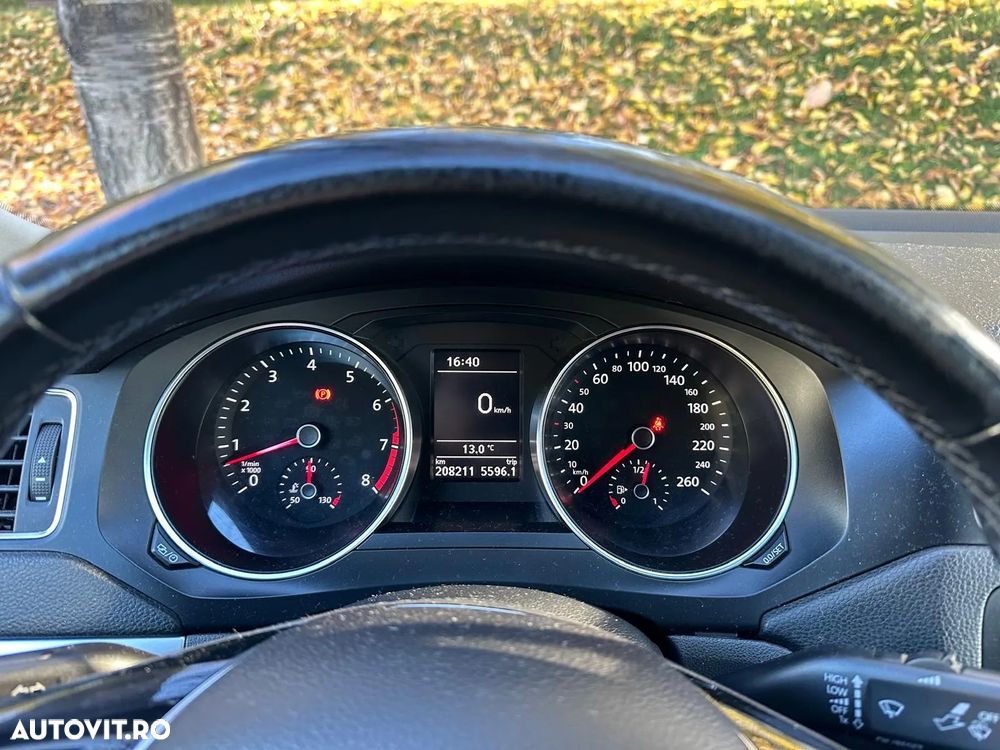 Volkswagen Jetta - 3