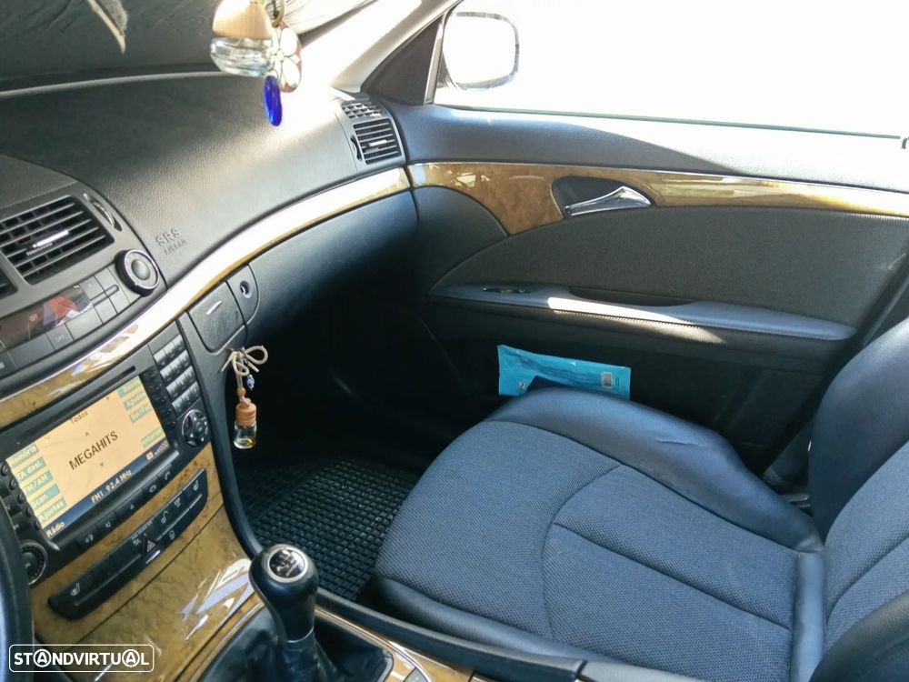 Mercedes-Benz E 220 - 17