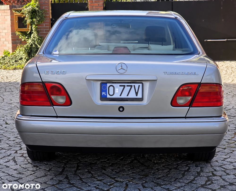 Mercedes-Benz Klasa E - 36
