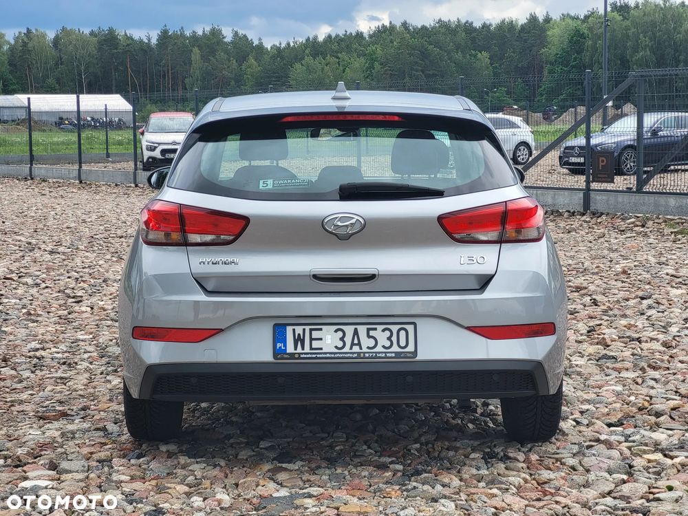 Hyundai i30 1.5 DPI Classic + - 7