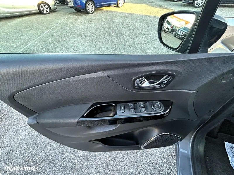 Renault Captur 1.2 TCe Exclusive EDC - 10