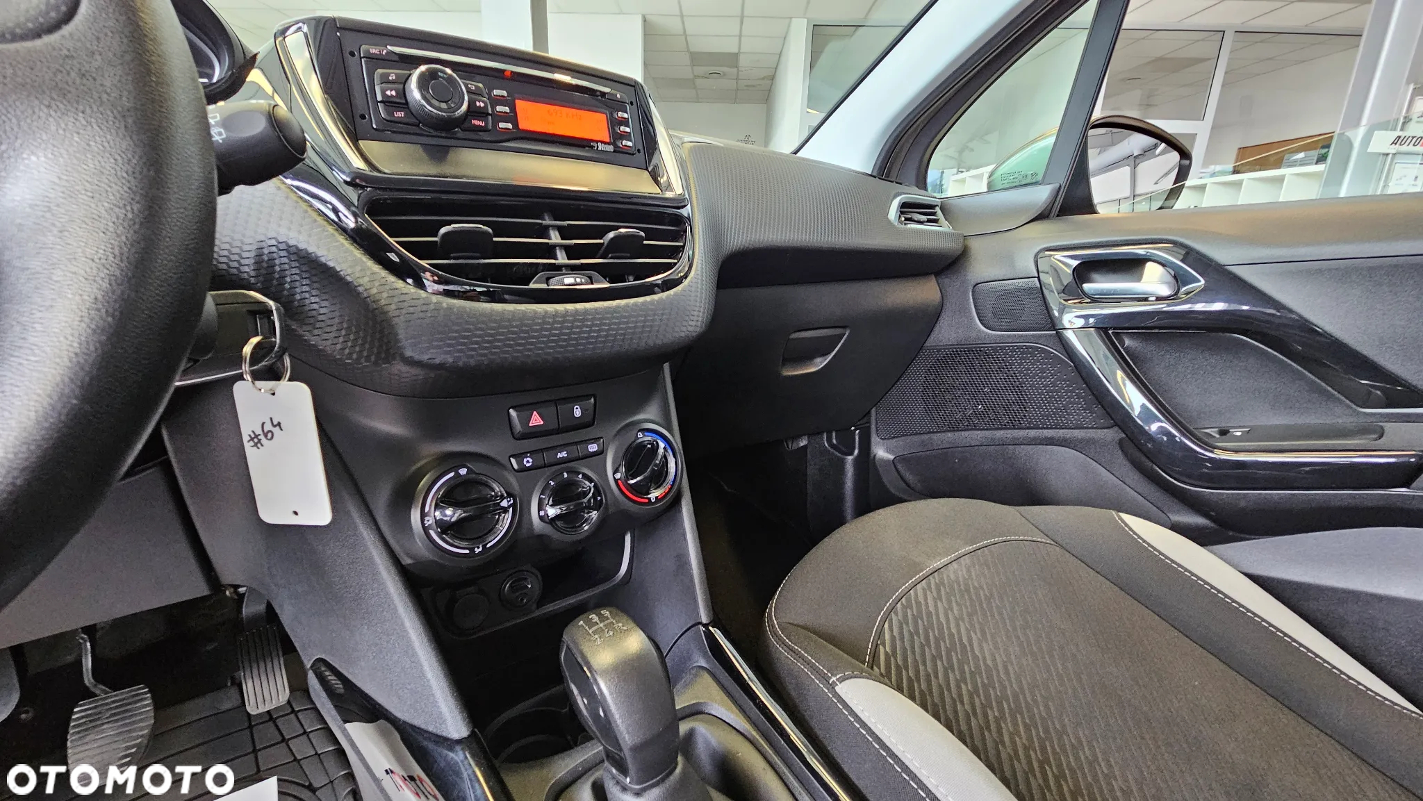Peugeot 2008 1.2 Pure Tech Style - 25