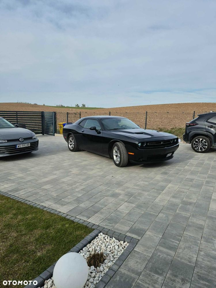 Dodge Challenger - 2