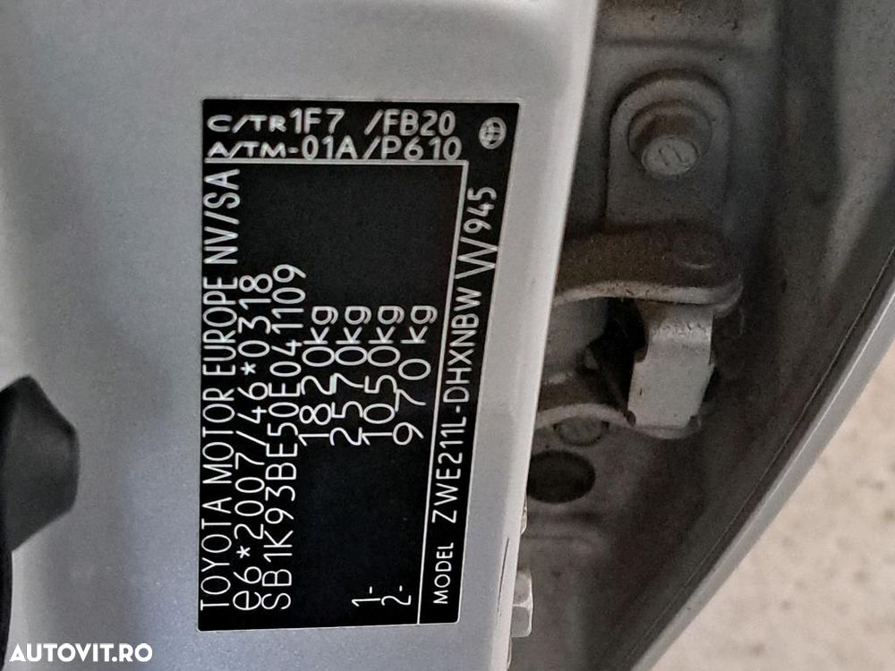 Toyota Corolla 1.8 Hybrid - 12