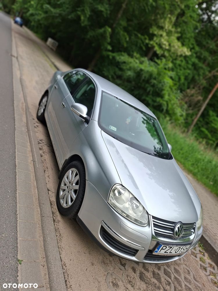 Volkswagen Jetta 1.9 TDI Comfortline - 2
