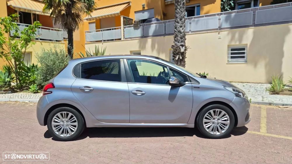 Peugeot 208 1.2 PureTech Signature - 7