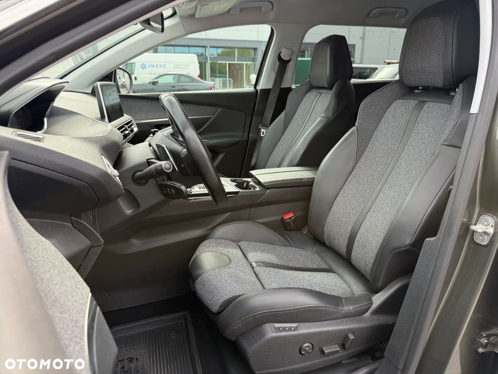 Peugeot 5008 1.6 PureTech Allure S&S EAT8 - 21