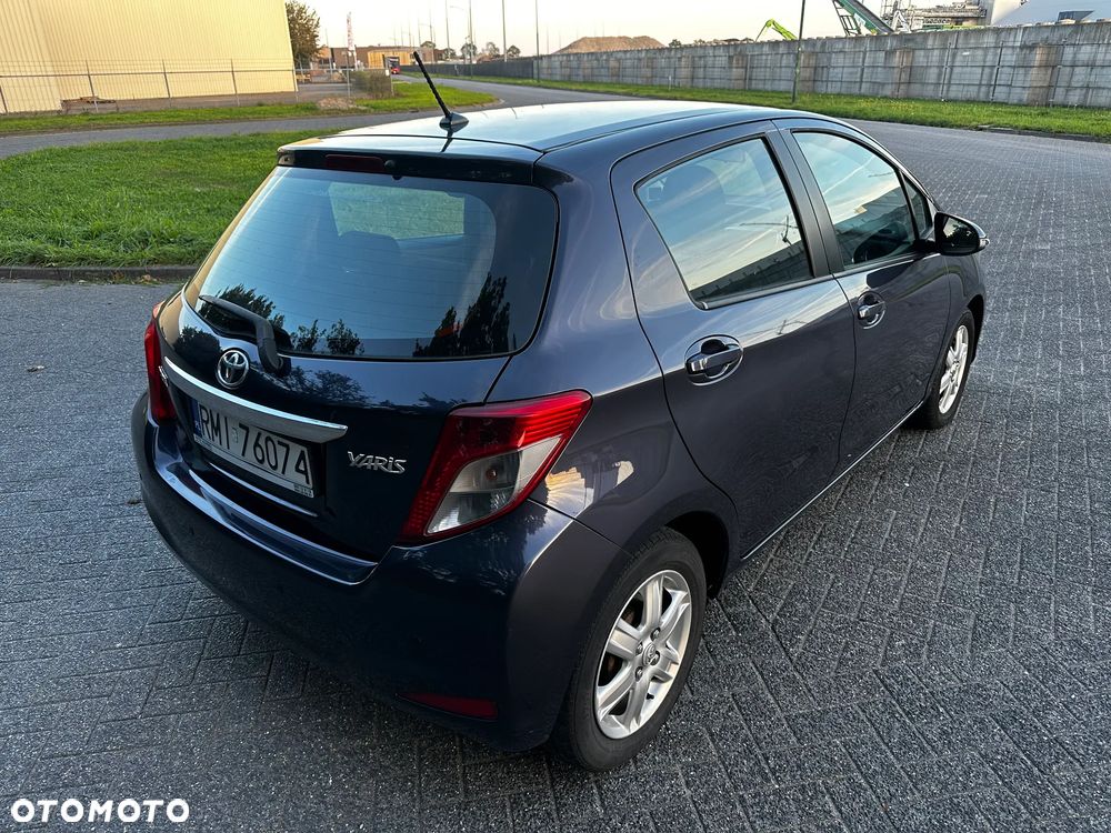 Toyota Yaris - 10