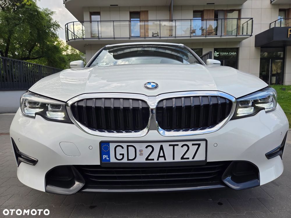 BMW Seria 3 320i xDrive - 19