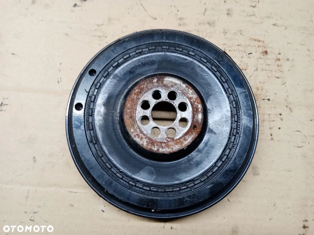 Koło pasowe wału Audi Q5 3.0 TDI CTB 059105251DB - 3