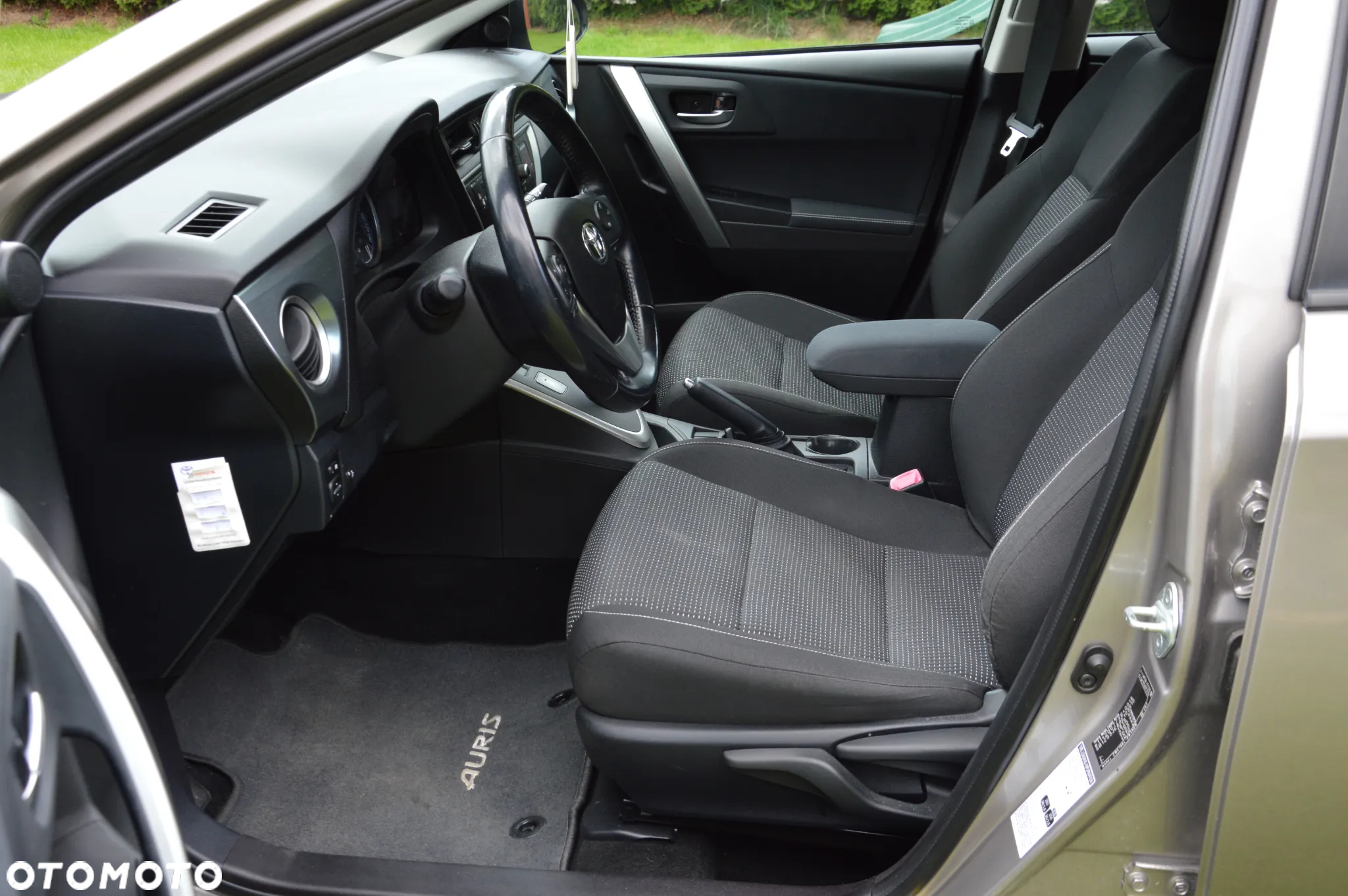 Toyota Auris 1.8 HSD Prestige NAVI - 20