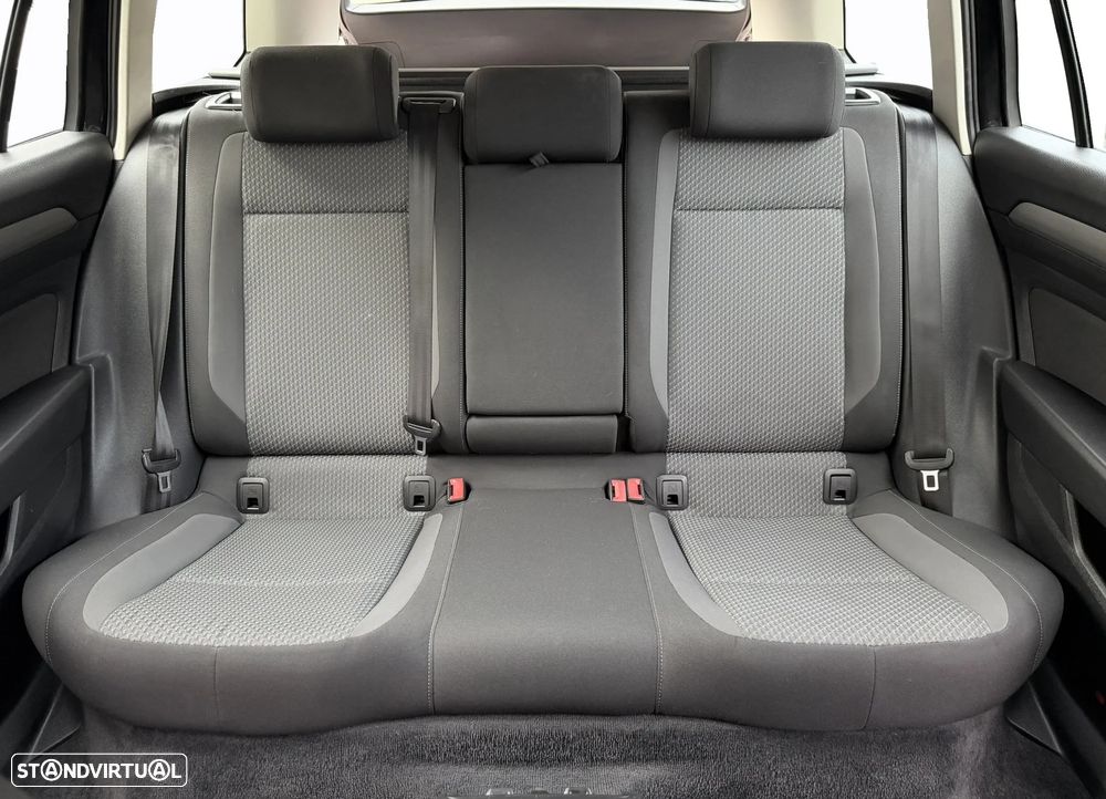 VW Passat Variant 1.6 TDI Confortline - 41