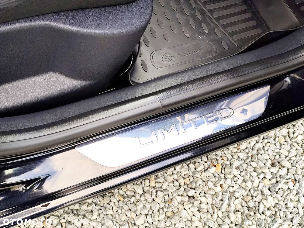 Renault Clio 1.2 16V 75 LIMITED - 21