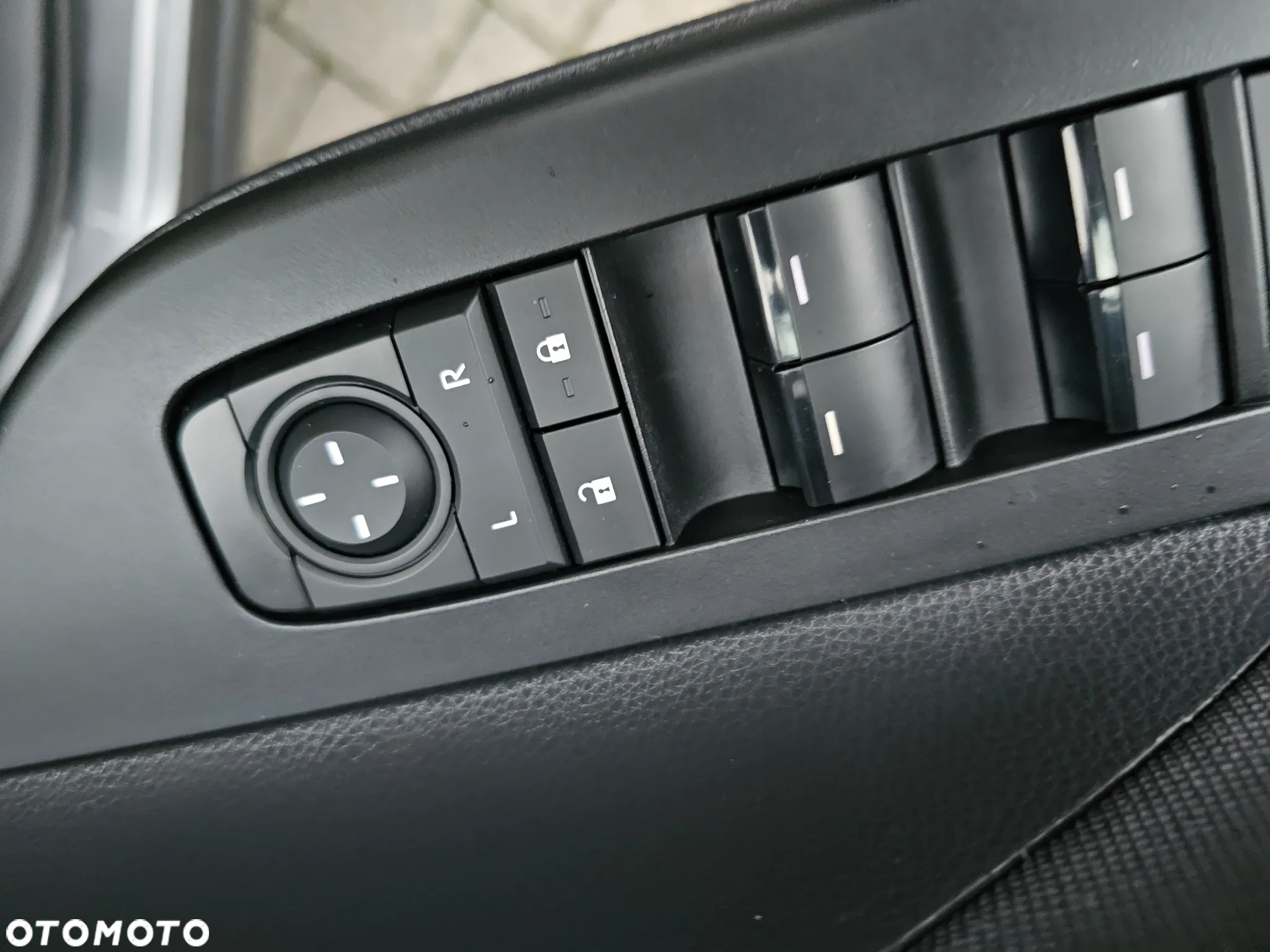 Toyota C-HR 1.8 Hybrid Comfort - 18