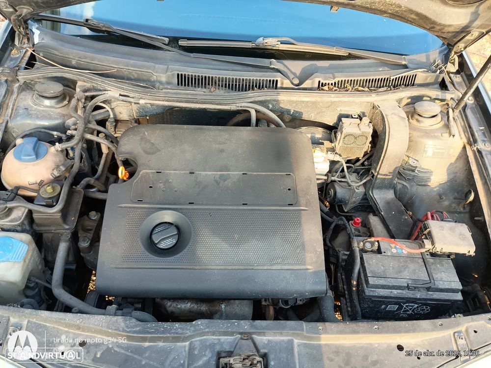 VW Bora 1.6 Highline - 9