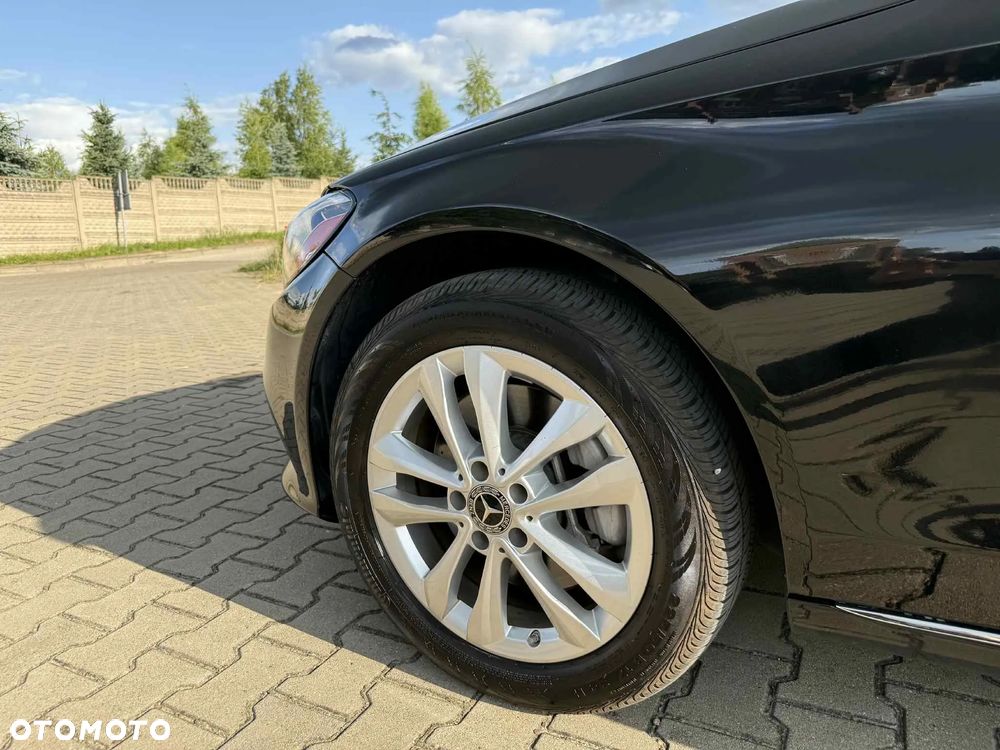Mercedes-Benz Klasa C 300 4Matic 9G-TRONIC Avantgarde - 30