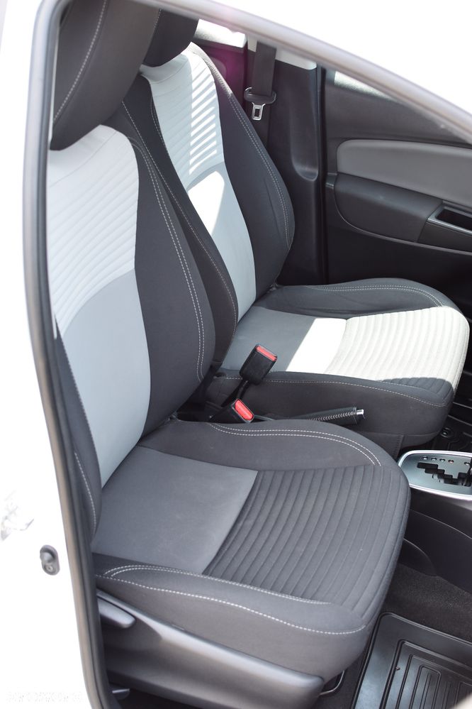 Toyota Yaris Hybrid 100 Premium - 33