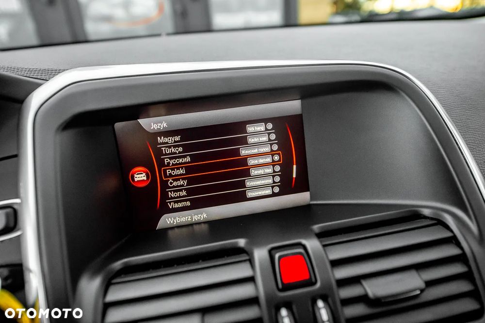 Volvo XC 60 2.4D AWD R-Design - 30