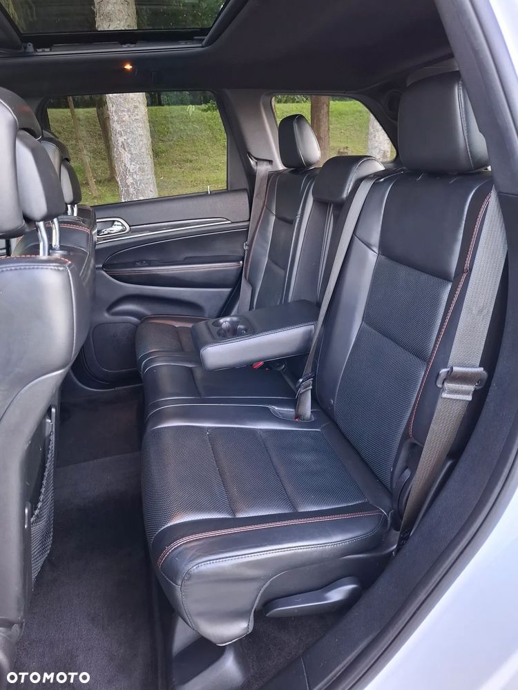 Jeep Grand Cherokee - 16
