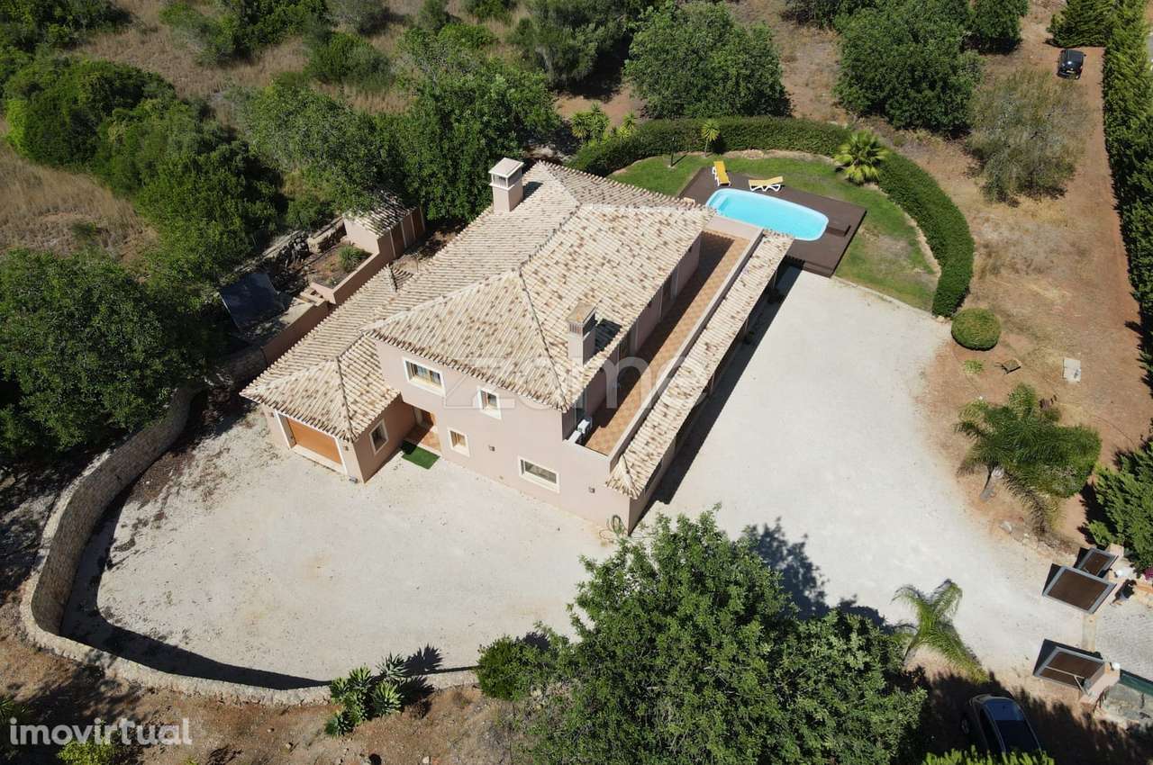 Moradia isolada T4 com Piscina e terreno em Messines - Grande imagem: 2/60