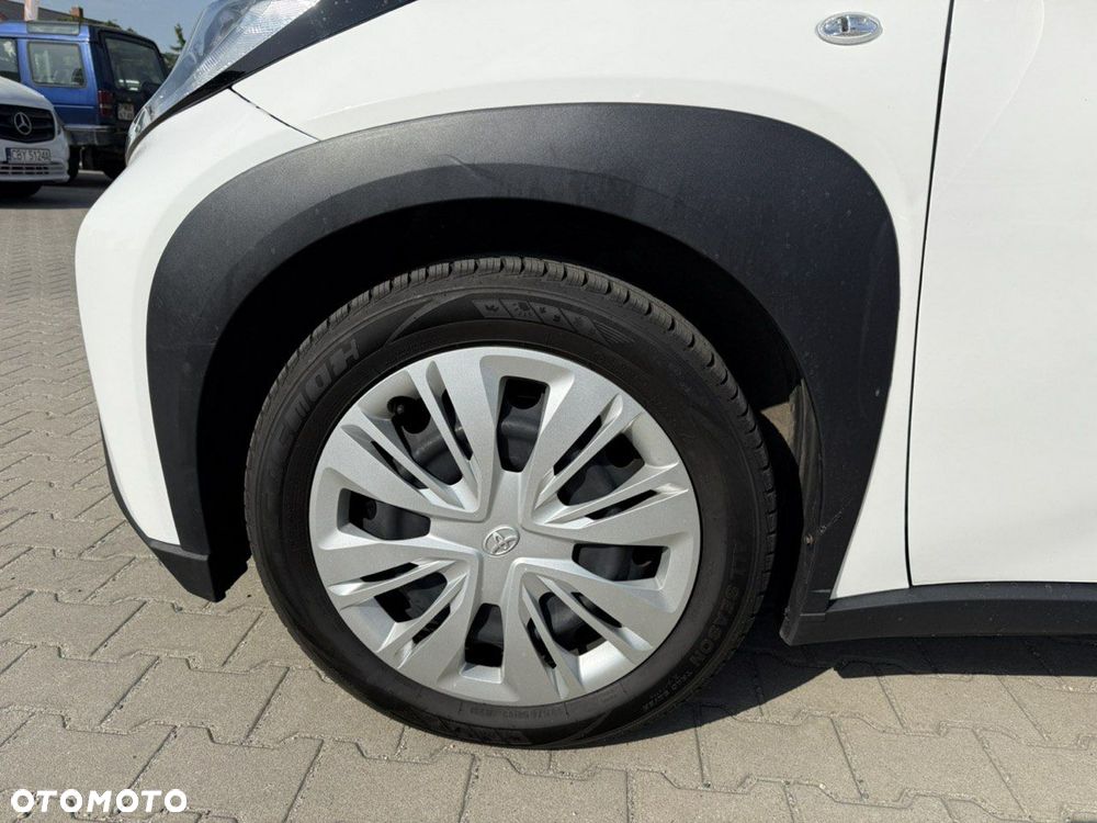 Toyota Aygo X S-CVT Black&White - 11