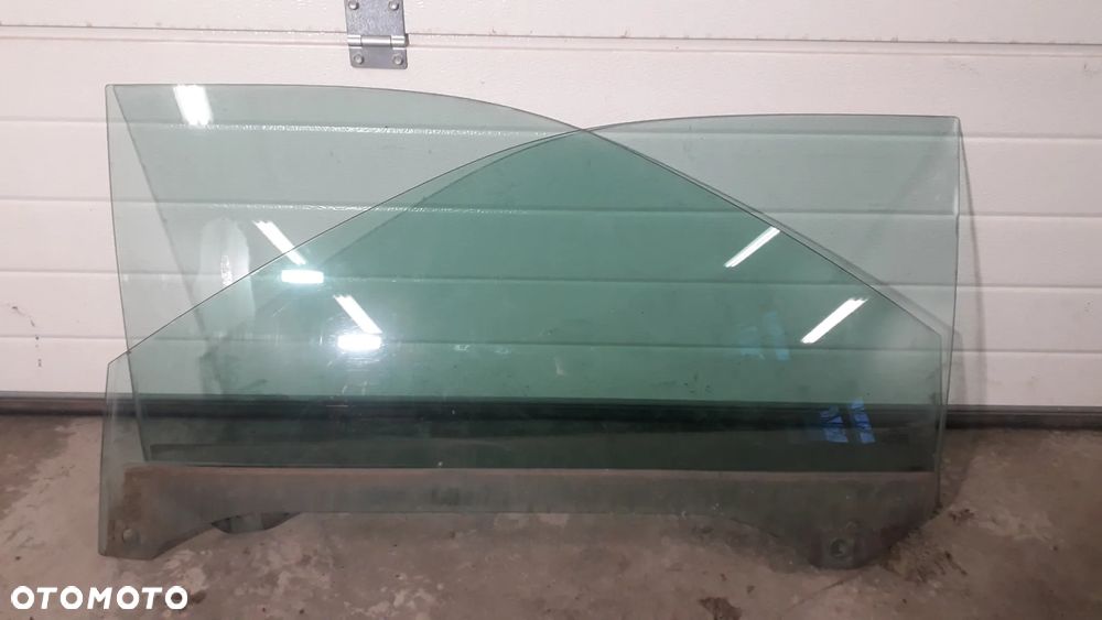 szyba drzwi przód lewa prawa 3 drzwi A3 8L 1.6 lift - 1