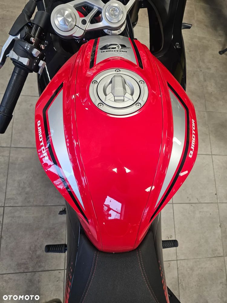 QJMOTOR SRK 125R - 10