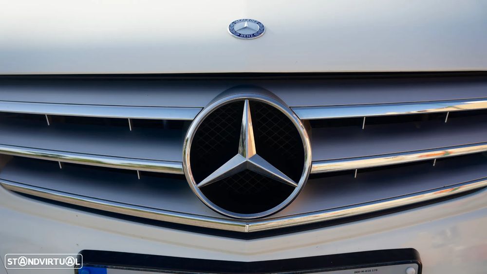Mercedes-Benz C 220 Station CDI DPF Auto BlueEFFICIENCY Avantgarde - 4