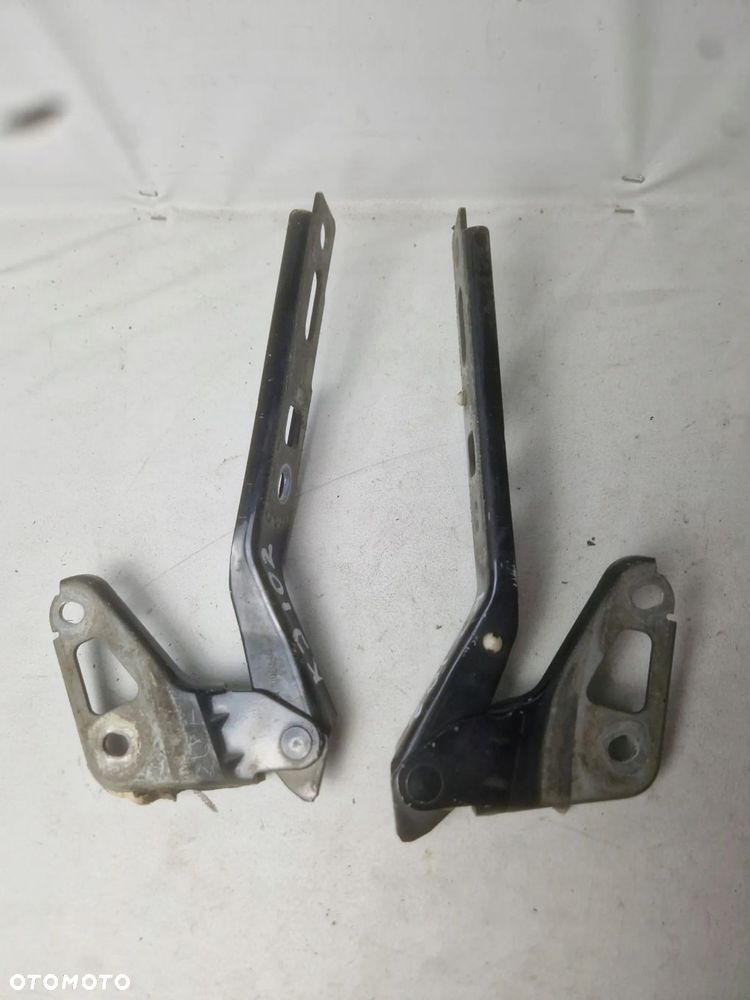 Zawias maski prawy 4L0823302 AUDI Q7 - 14