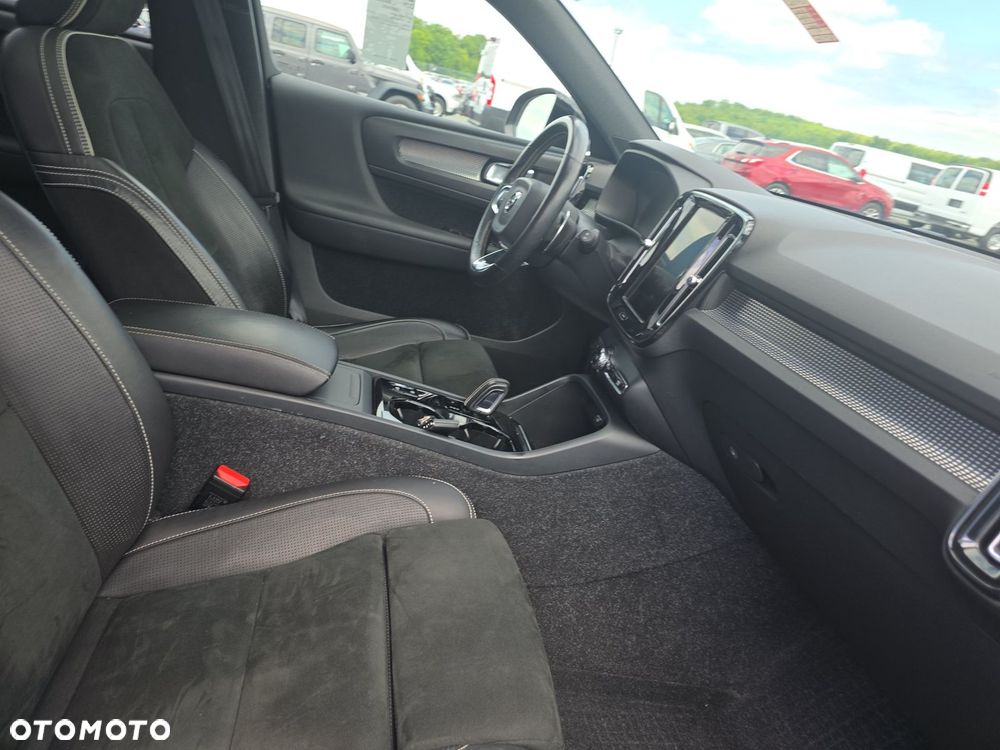 Volvo XC 40 T5 AWD R-Design - 8