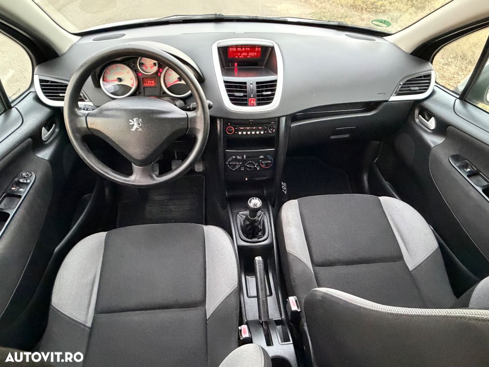 Peugeot 207 - 7