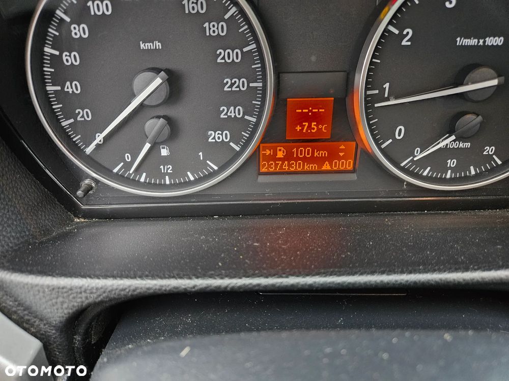 BMW Seria 3 320i - 30