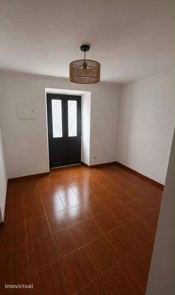 Casa T2 para alugar - Grande imagem: 3/3