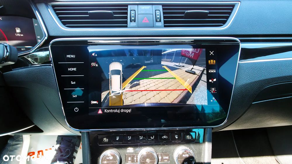 Skoda Superb 2.0 TDI L&K DSG - 32